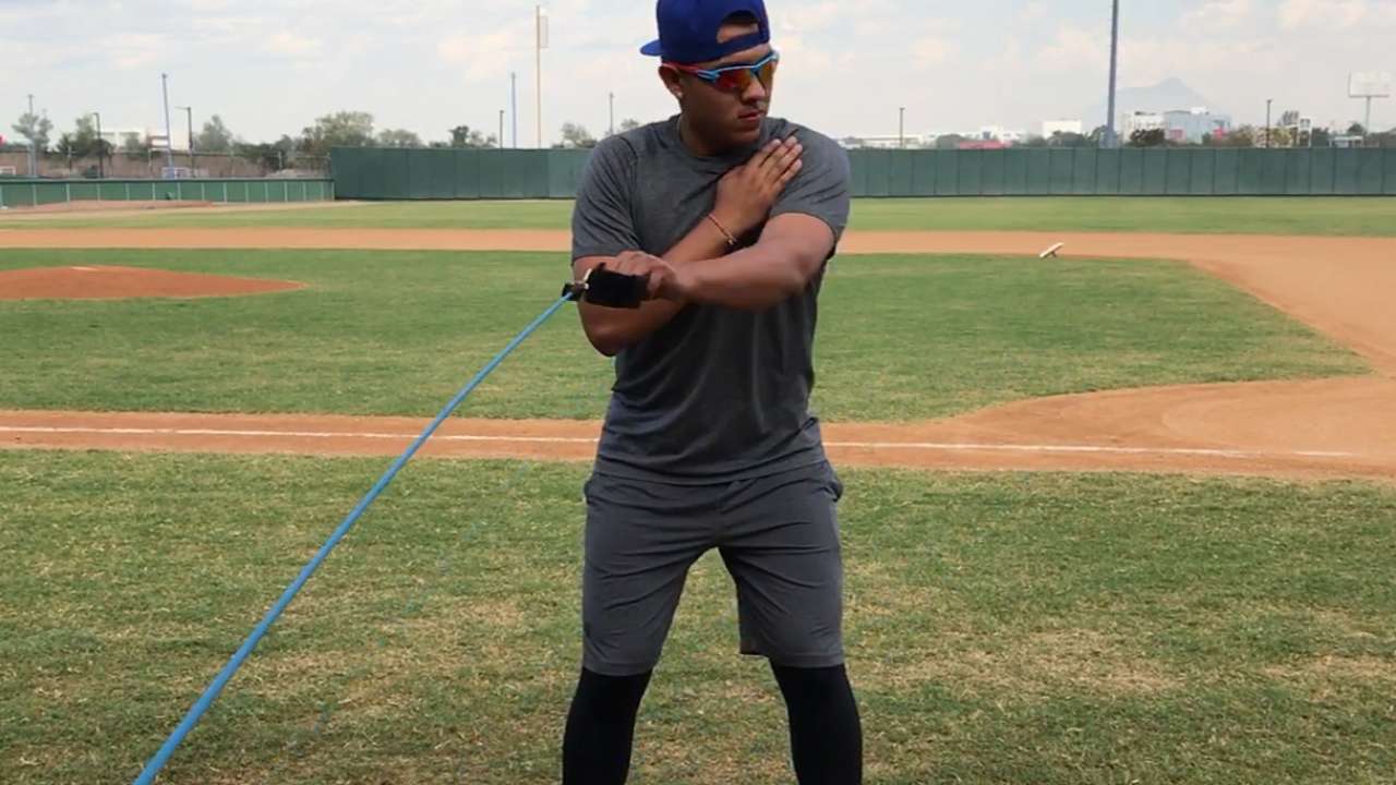 Julio César Urías se prepara con sumo empeño en Culiacán para el 2017