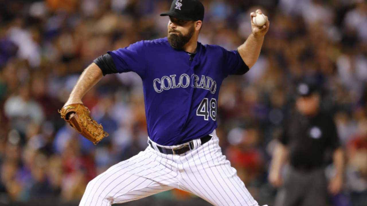Source: Indians further bolster bullpen with Logan