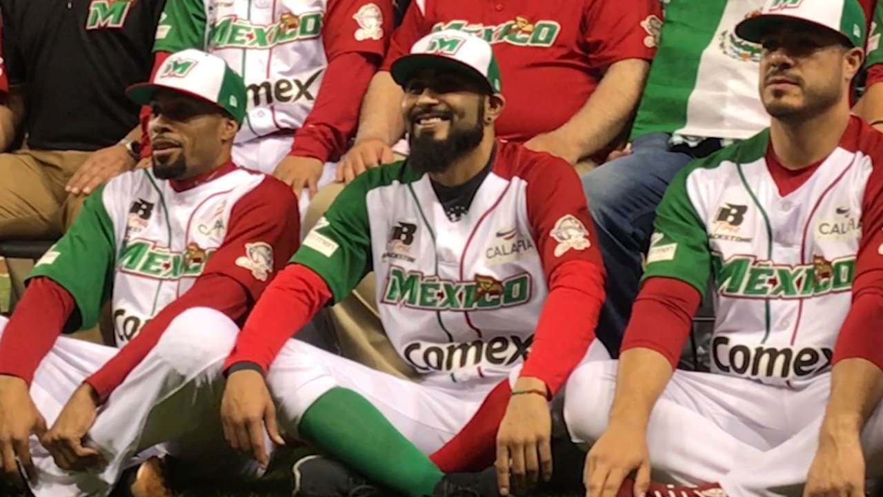 Sergio Romo se emociona al representar a México en el béisbol