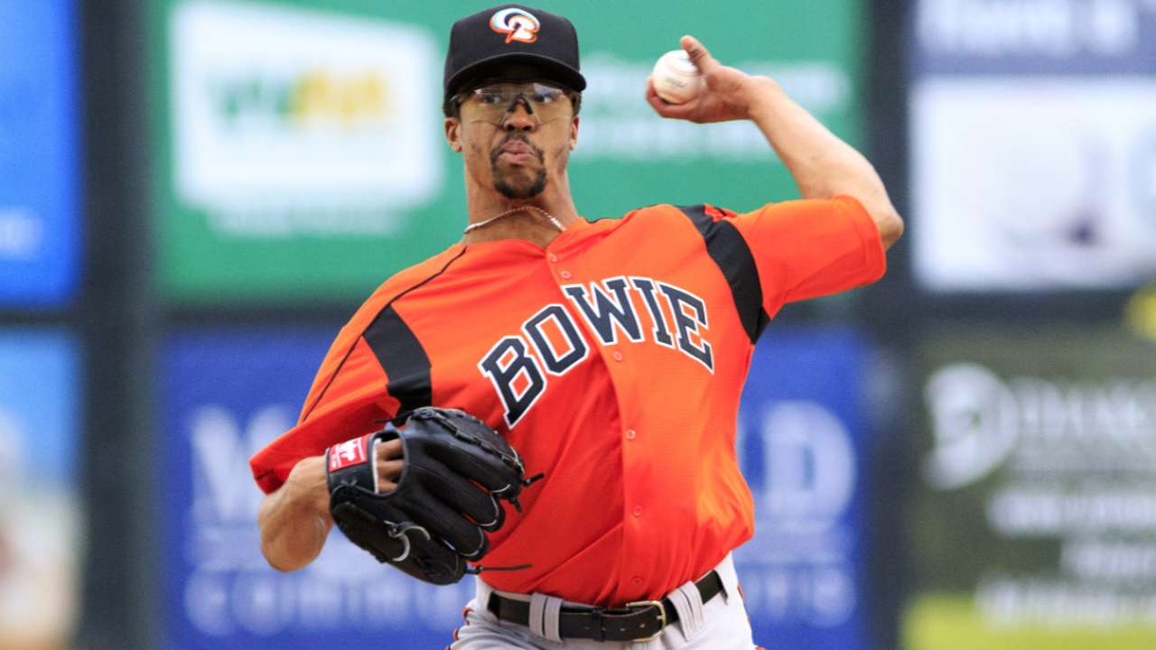 Lee makes case to fill in for injured Tillman