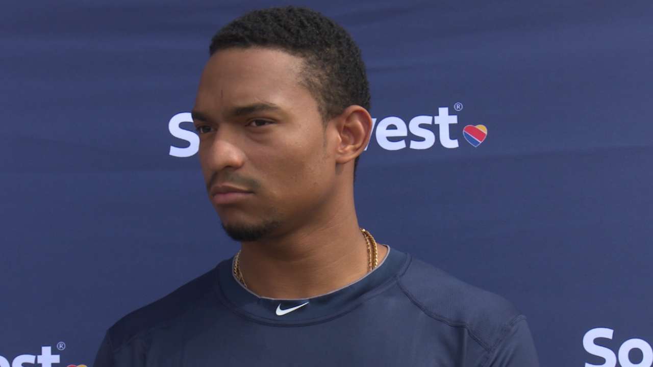 Bethancourt eyes rare pitcher-catcher role