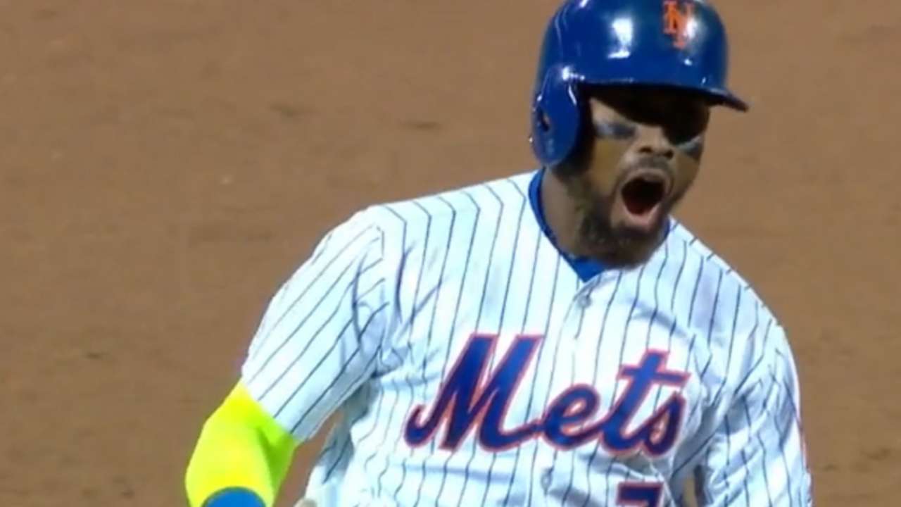 Reyes aiming to add center fielder to his resume