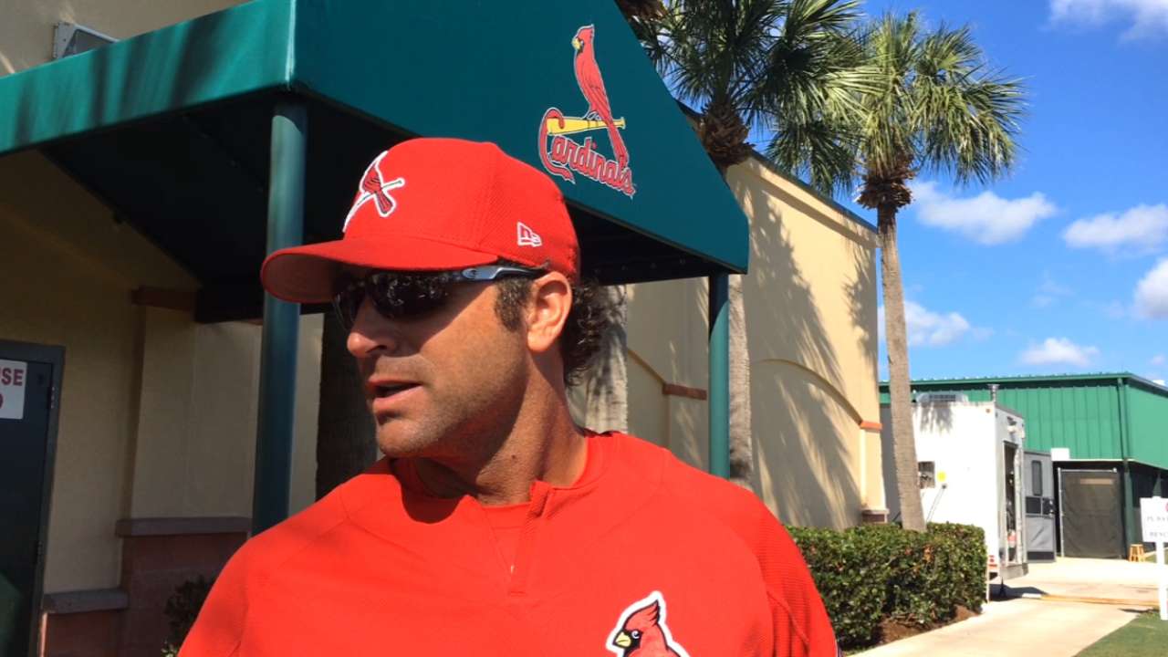 Cards ink Cuban outfielder to Minors deal