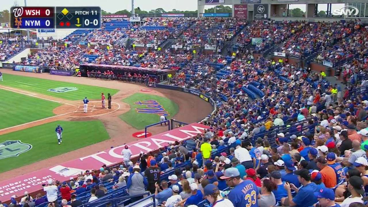 Wright receives warm ovation