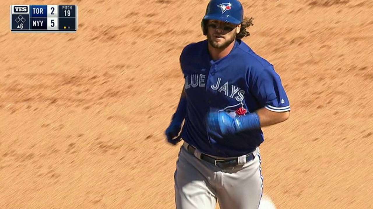 Saltalamacchia's two-run homer