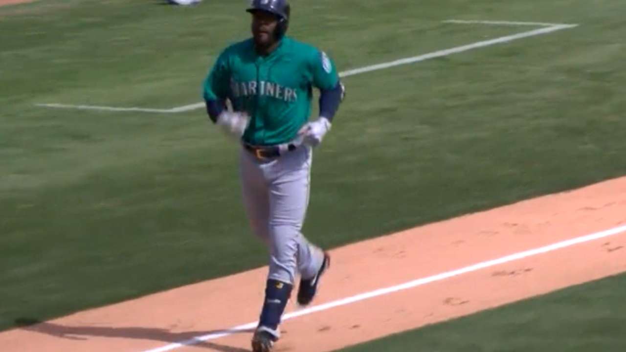 Guillermo Heredia se hace sentir cada vez más en los Marineros