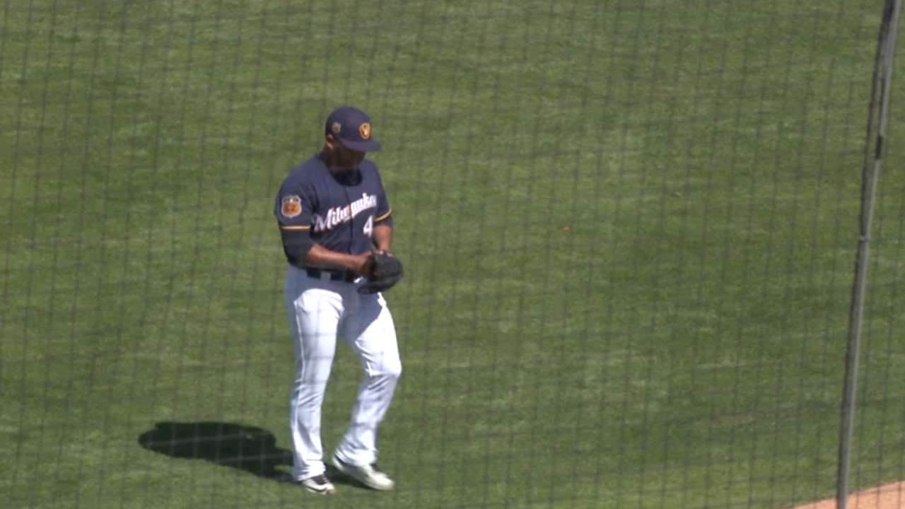 Guerra fans two over three