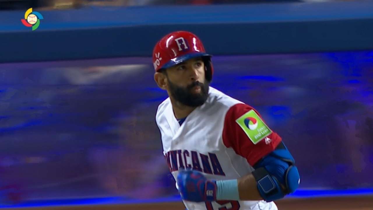 José Bautista marca la pauta en debut triunfal de Dominicana