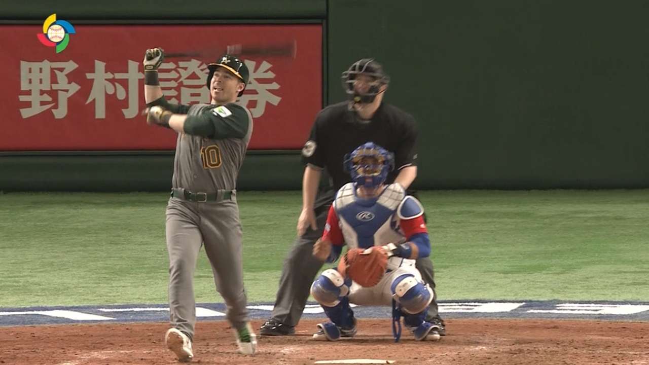 Oeltjen's solo homer
