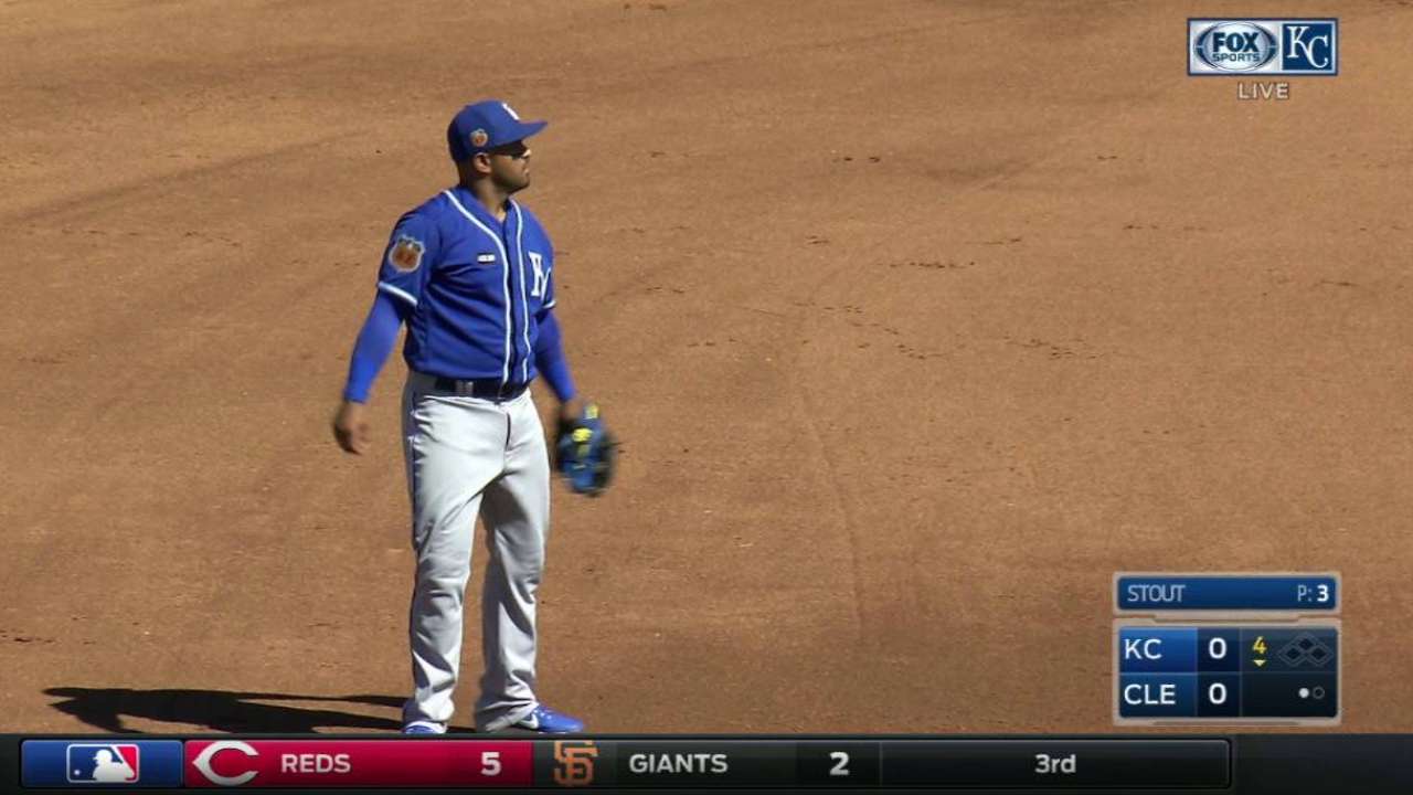 Colon's leaping grab at third