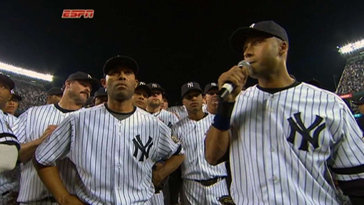 Jeter addresses the fans