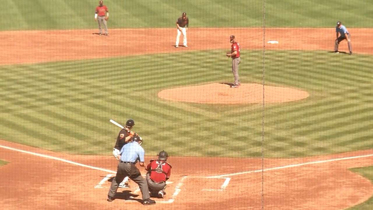 Parker leads Giants' hit parade vs. D-backs