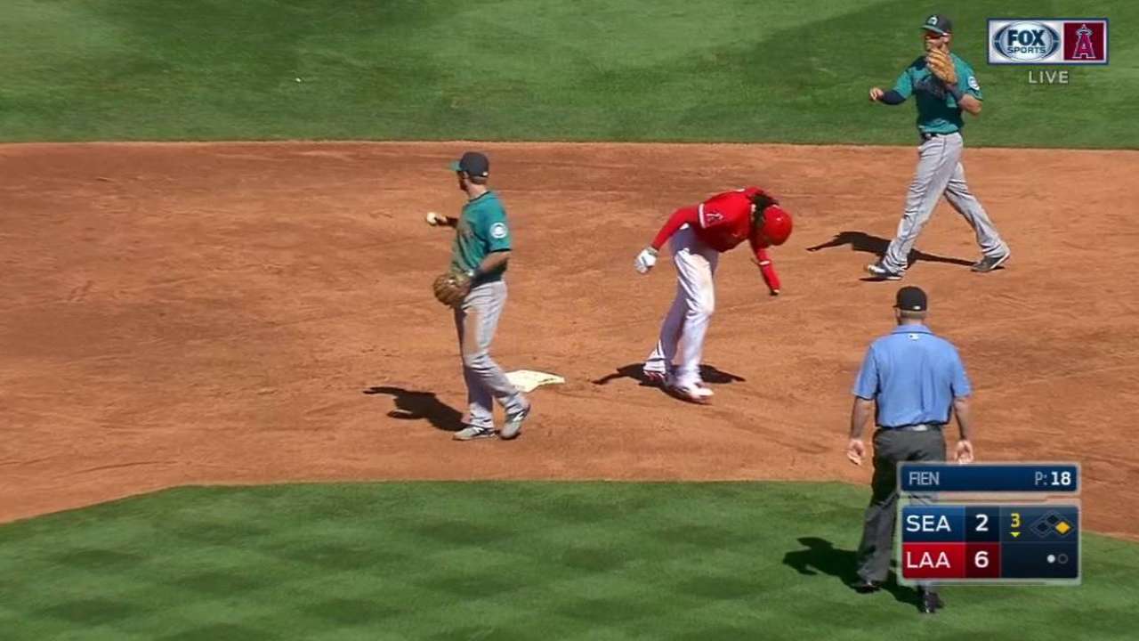 Mariners turn double play