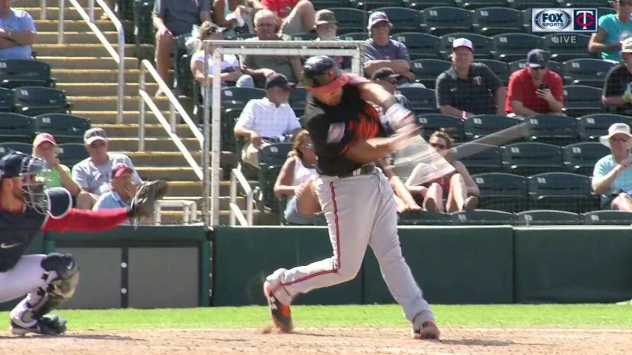 Pena sees dad's team lose, but happy for Jones