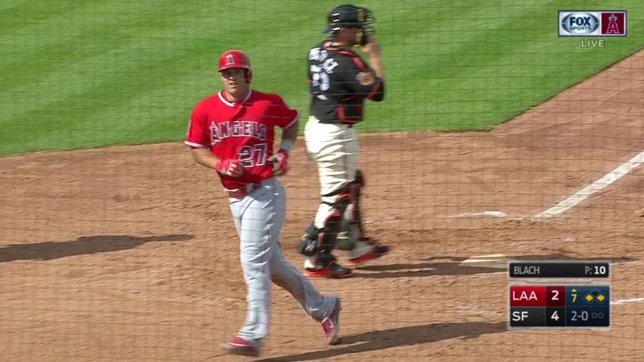 Pujols' RBI single