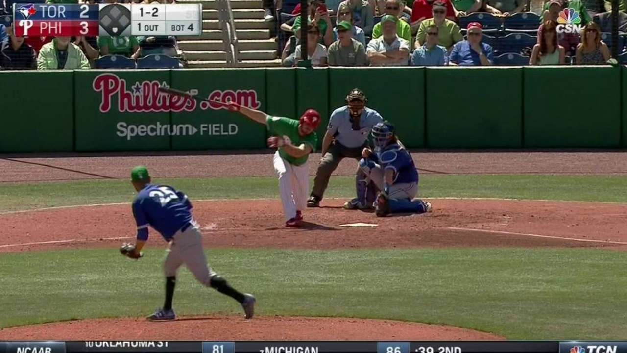 Estrada settles down after giving up homer
