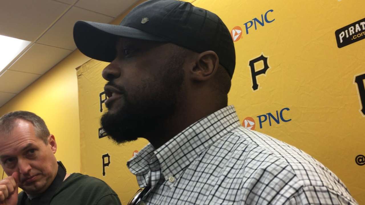 'Hardcore fan' Tomlin visits Pirates at camp