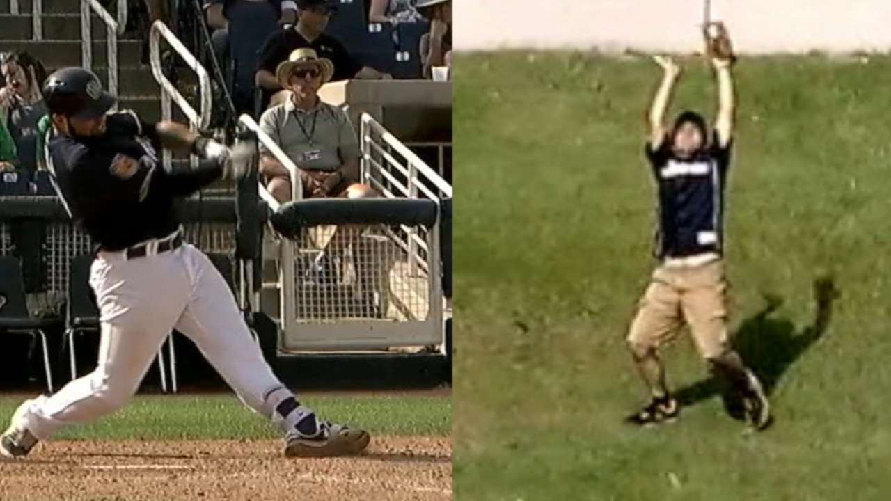 Pina's solo homer