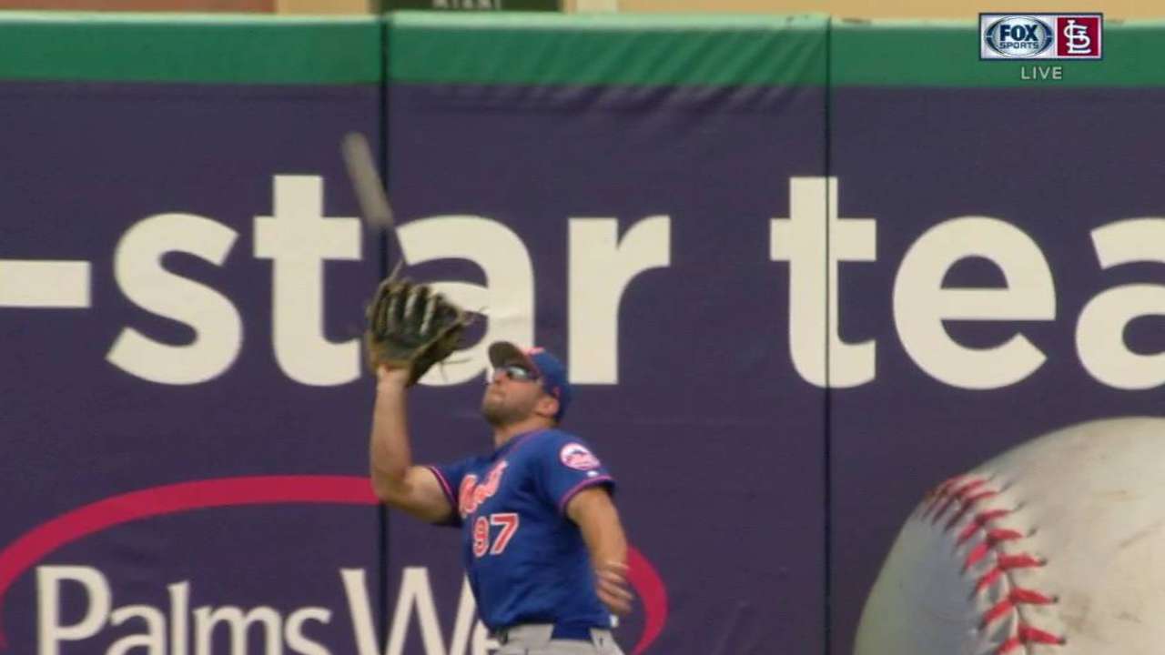 Tebow catches Peralta's fly