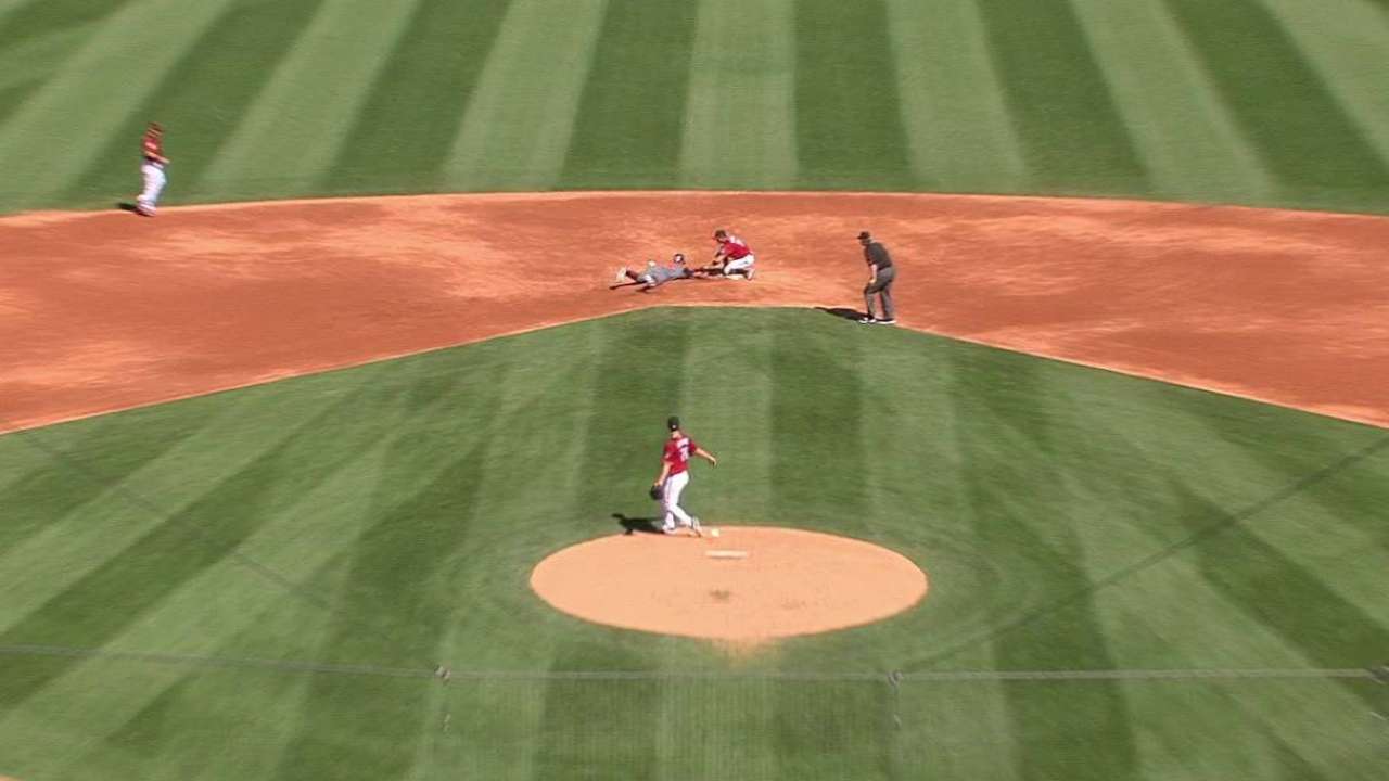Greinke allows one run in 5 innings vs. Dutch