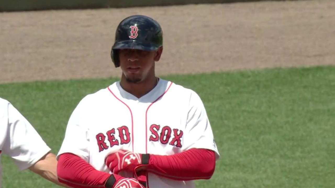 Hernandez's leadoff triple