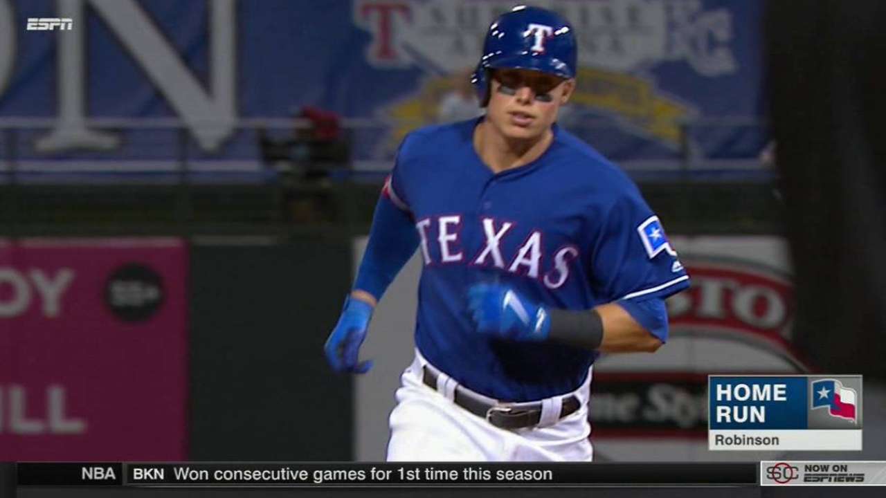 Robinson's two-run homer