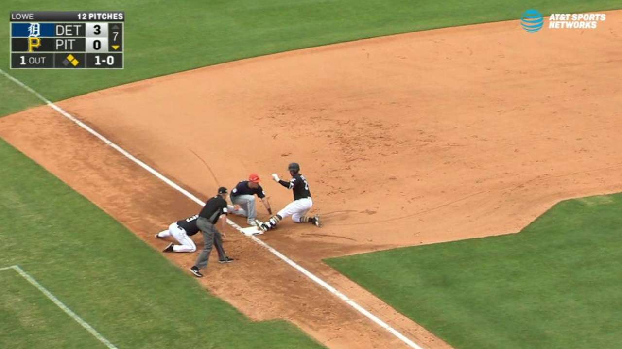 Cervelli's two-run triple