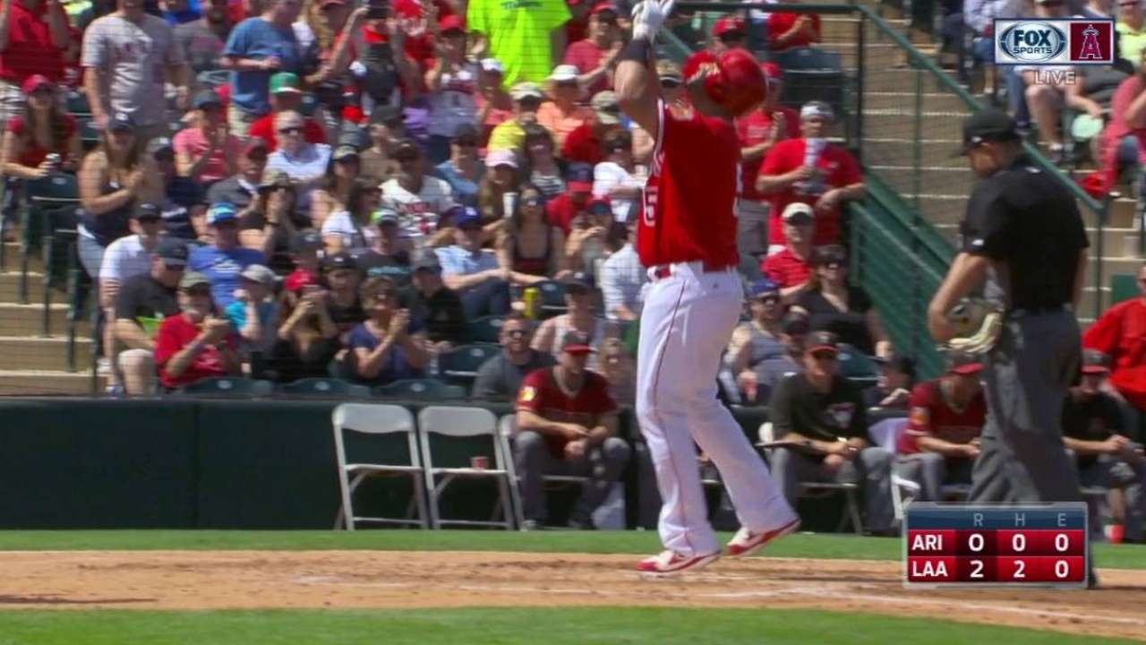 Pujols' two-run shot