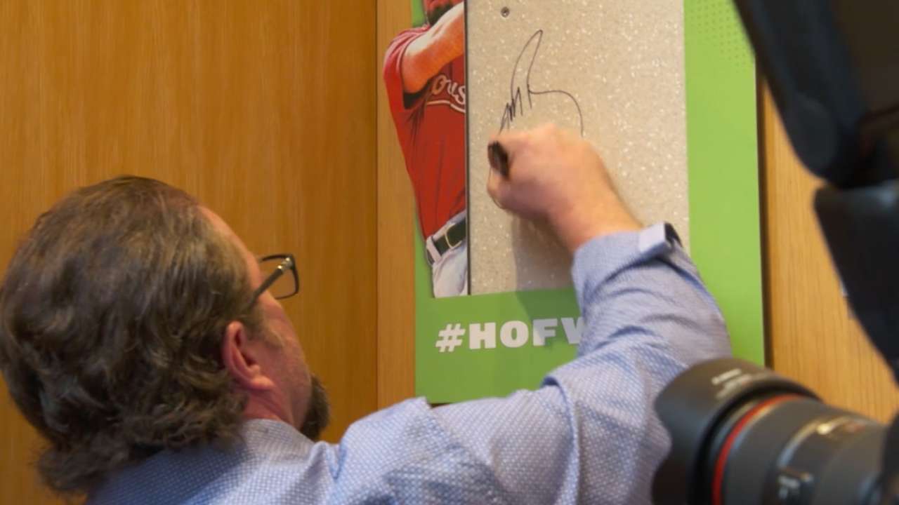 Bagwell shown his HOF plaque