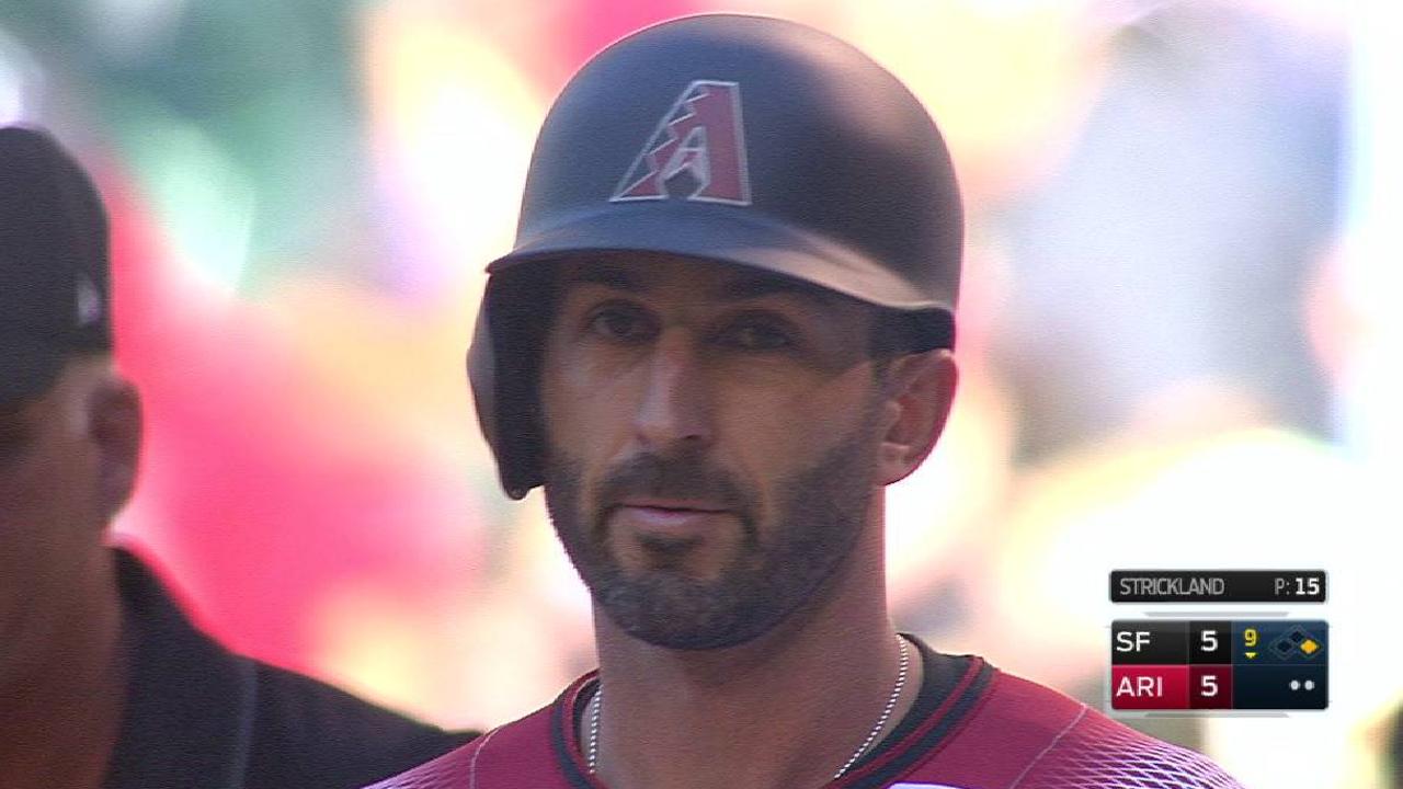 Descalso ties the game in 9th