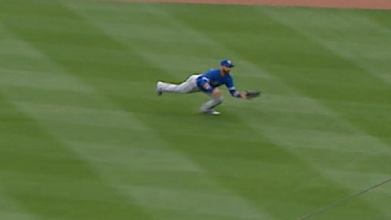 5 stars: Bautista puts on show in right