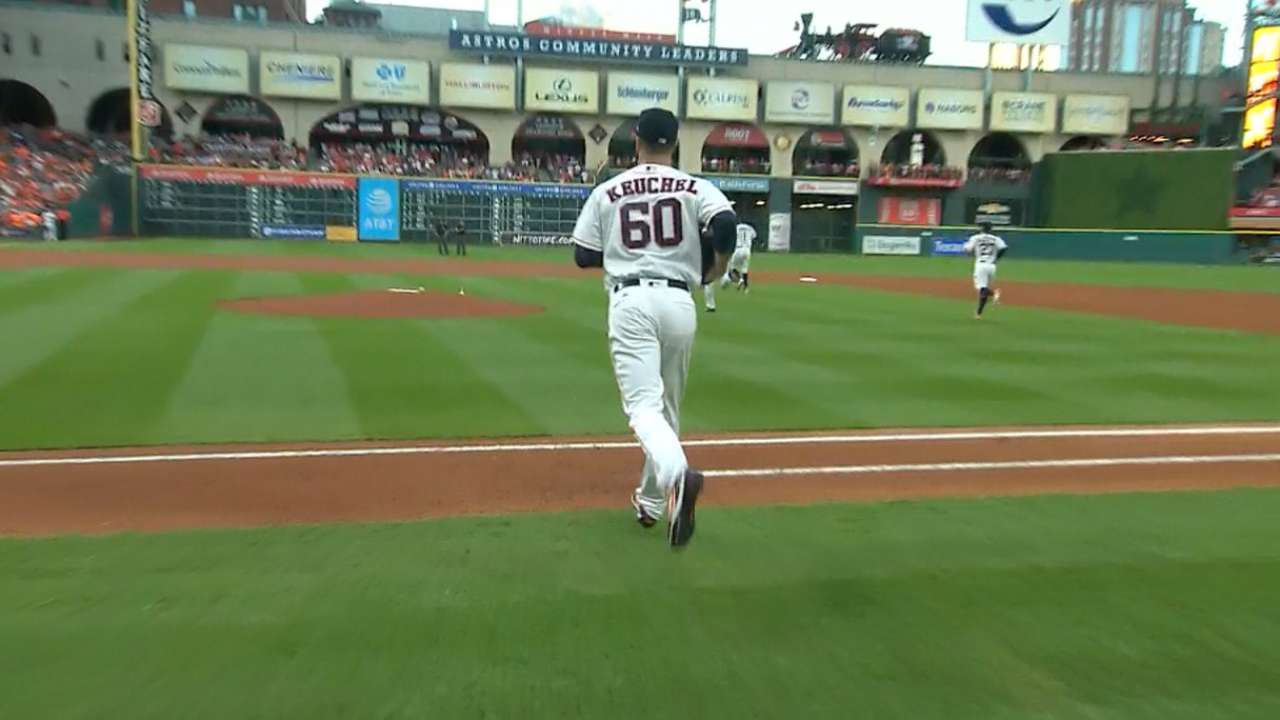 Healthy Keuchel sets strong tone for Astros