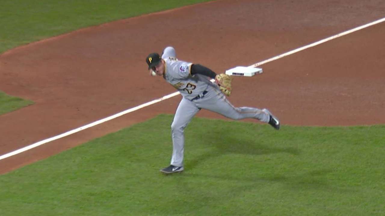 Freese's barehanded play