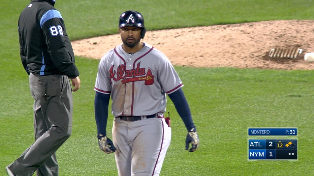 Kemp's two-run double in 12th