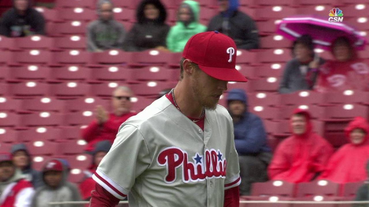 While injured, Buchholz mentored young Phils