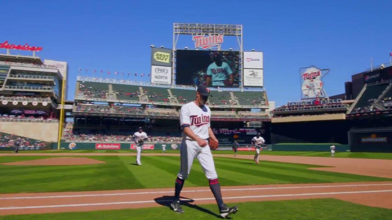 Twins relievers aim to bond over road dinners