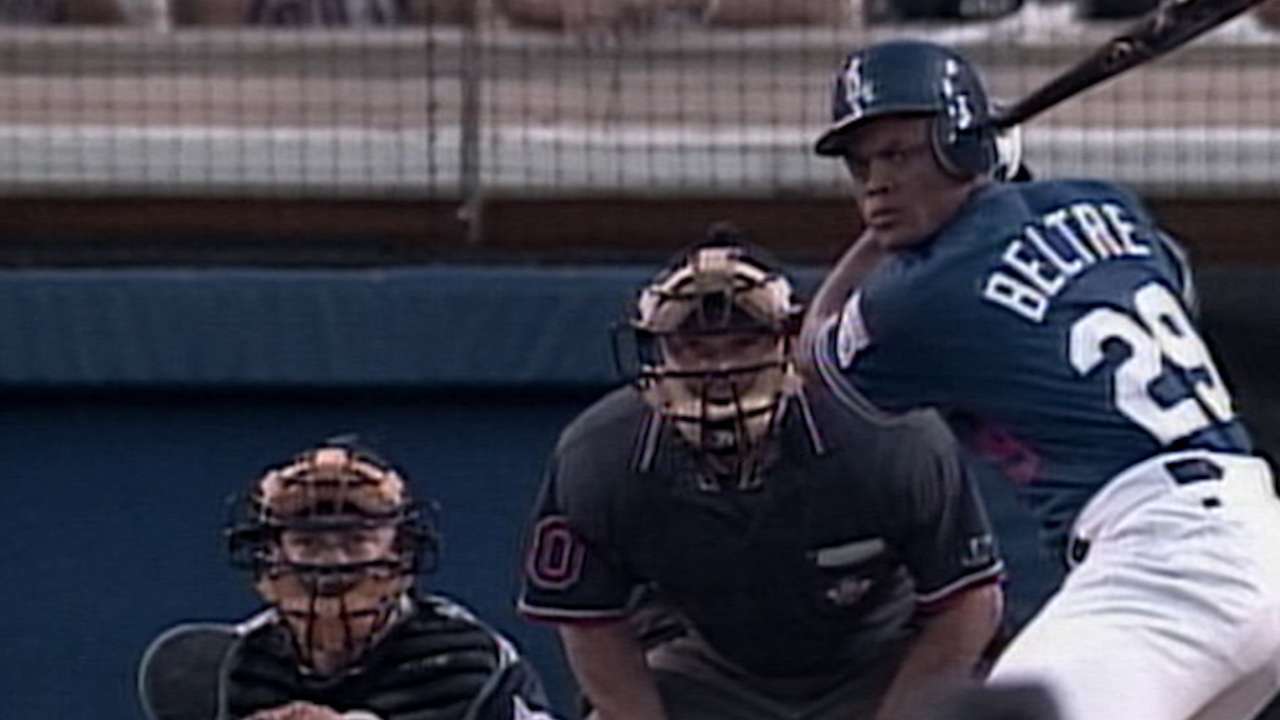 Primer hit y remolcada de Beltré en G.L.
