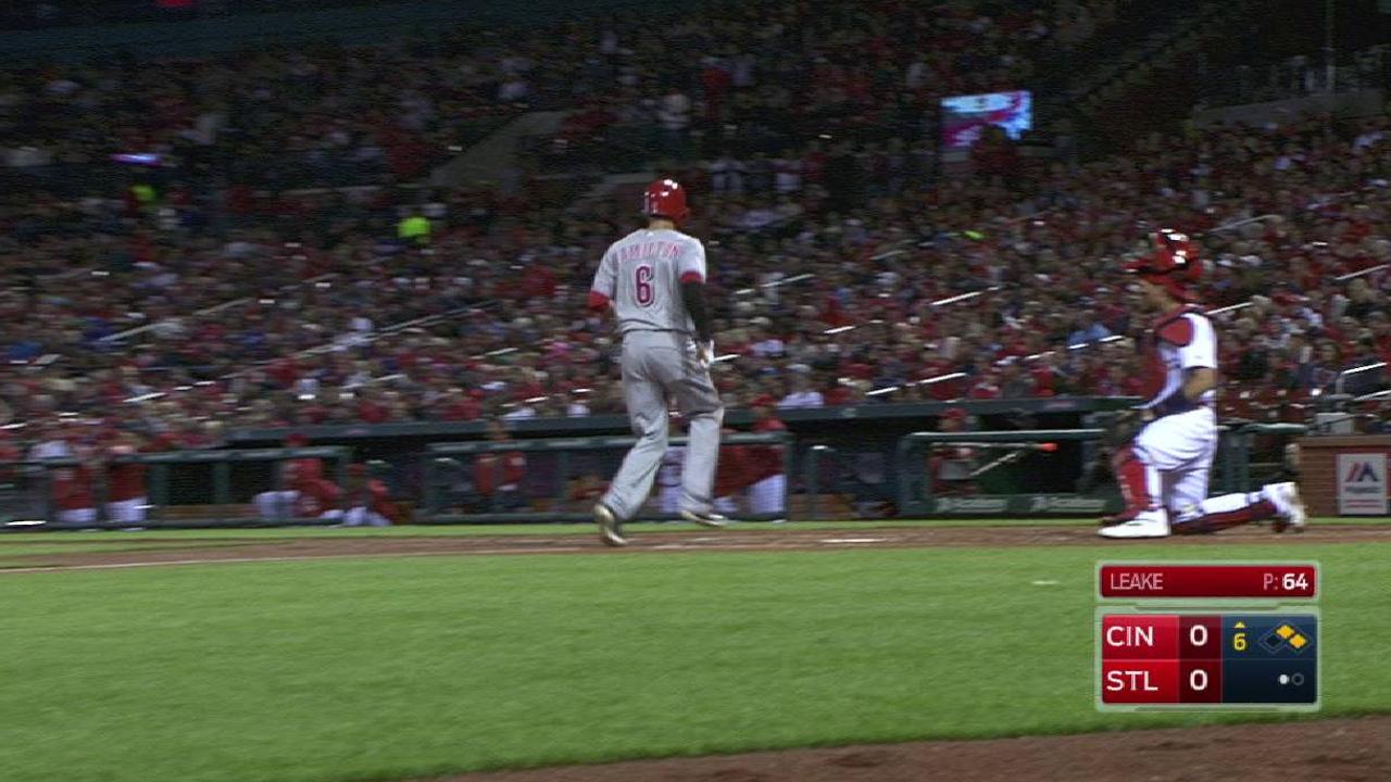 Garrett brilla en su debut y los Rojos blanquean a Cardenales