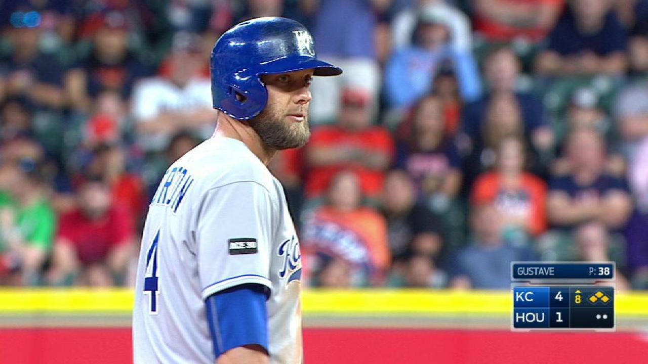 Three-run eighth lifts Royals to first 2017 win