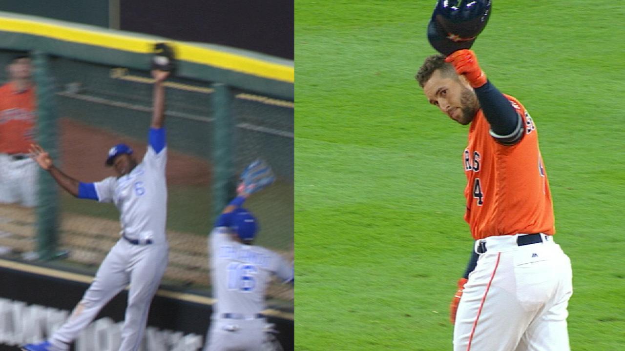 Cain's catch takes Spring out of Astros' step