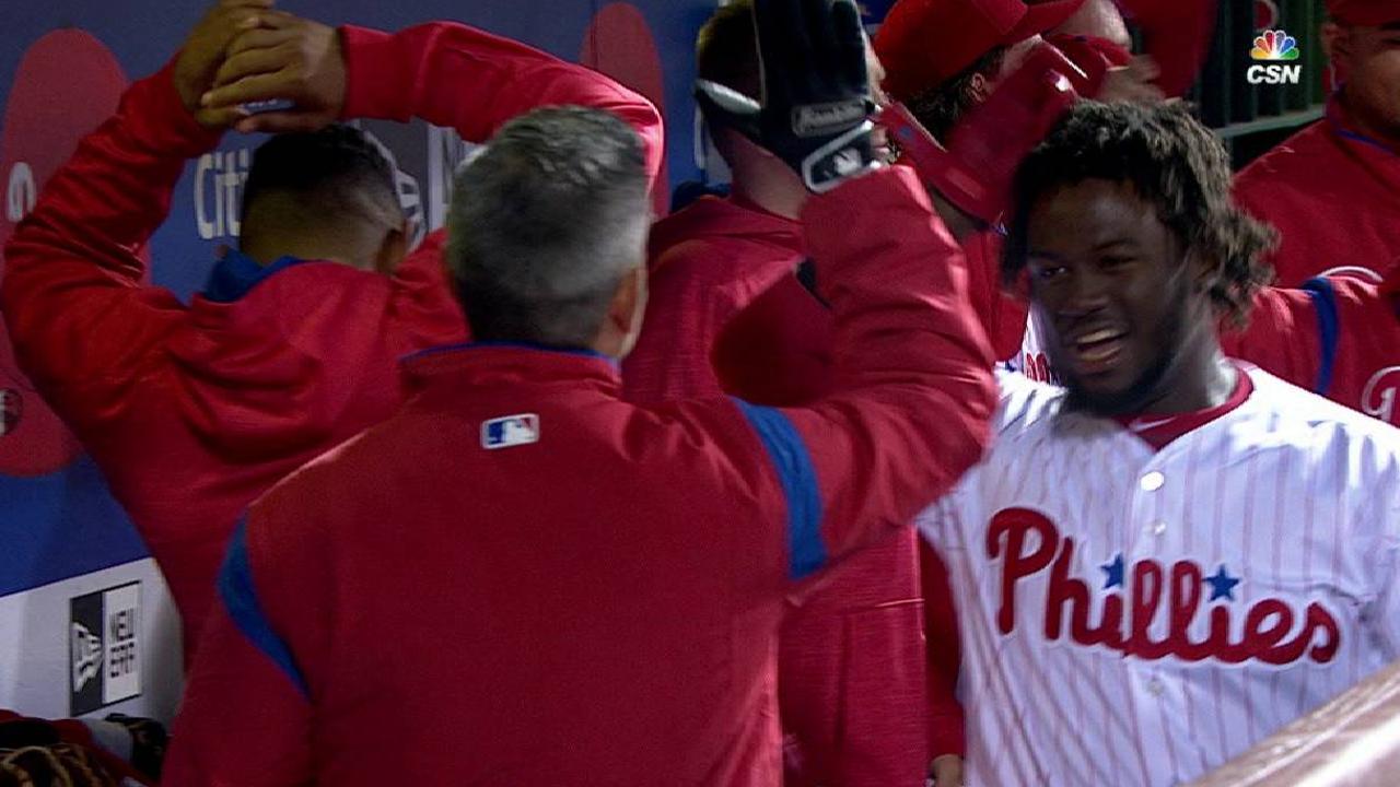 Franco's double gives Phils 10