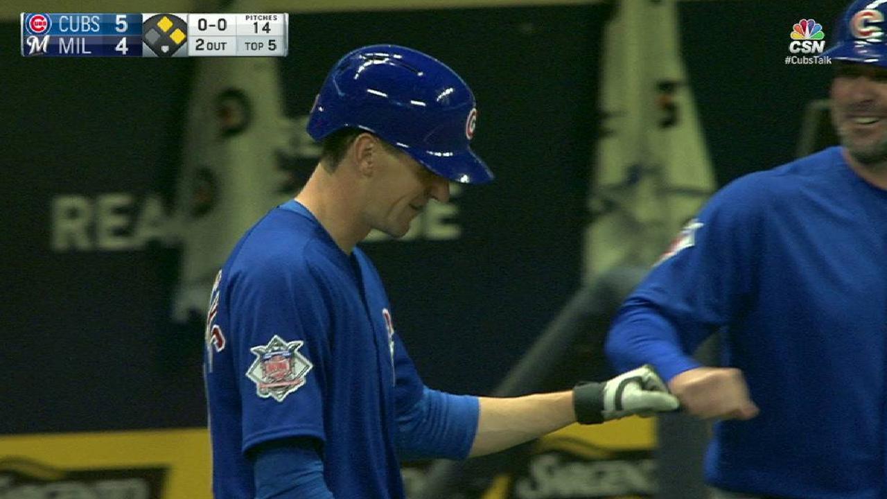 Hendricks' RBI infield single