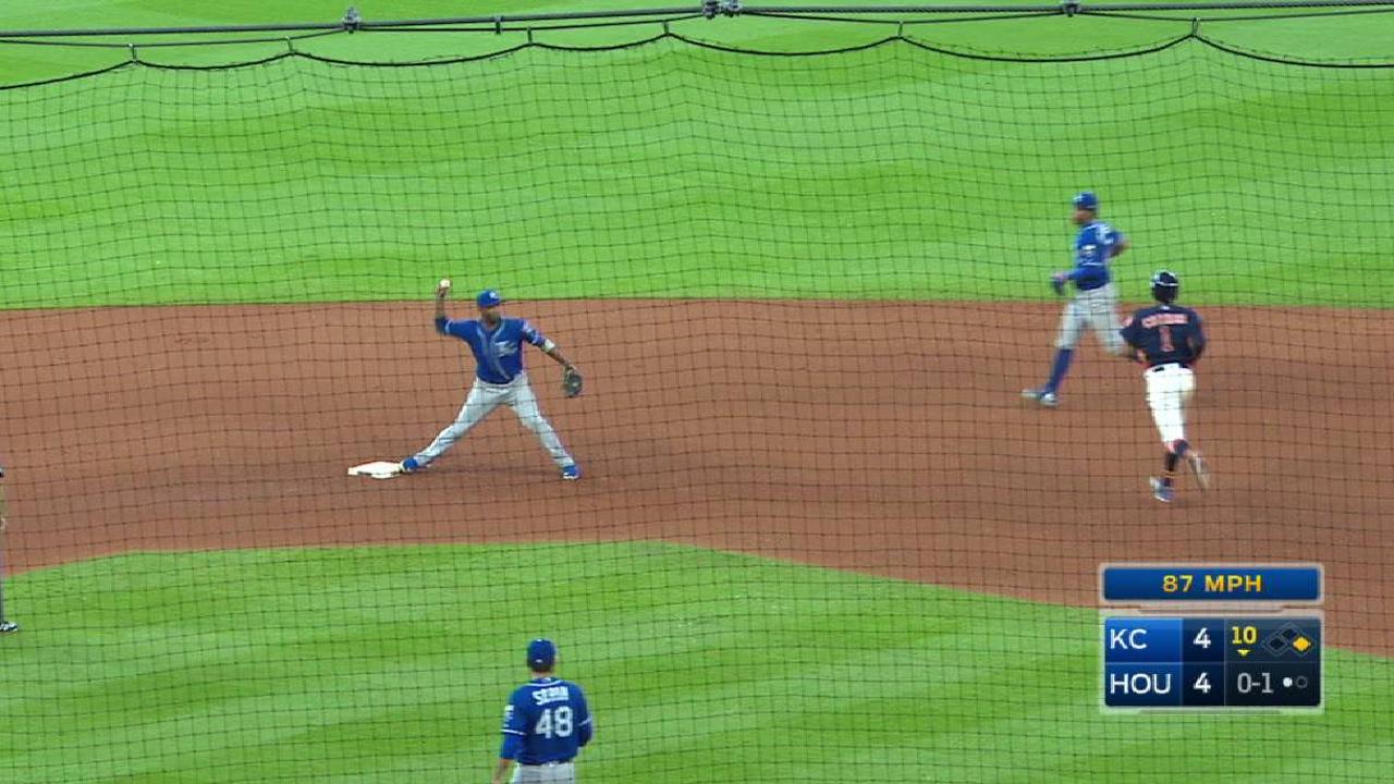 Royals' bullpen struggles to close out Astros