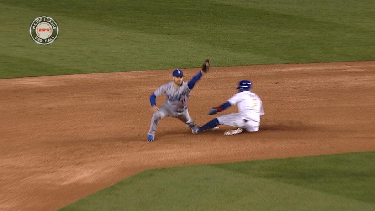 Turner's diving stop gets Baez