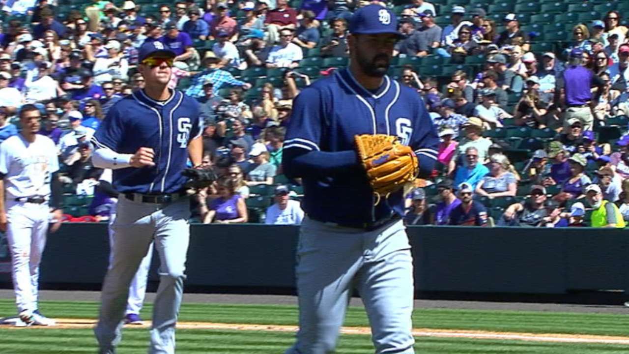 Lee returns to mound with a vengeance