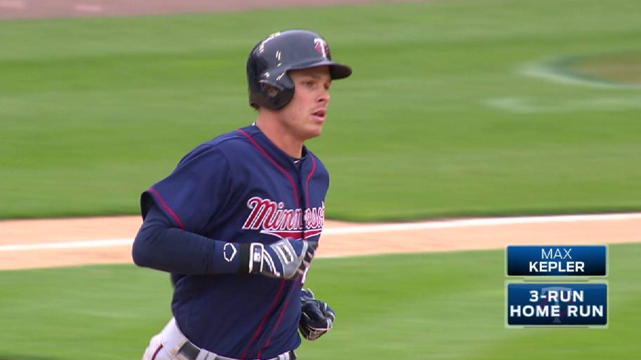 Kepler's three-run homer