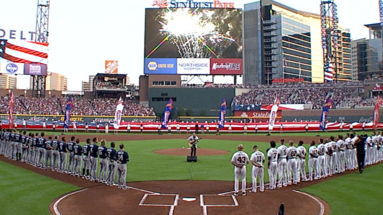 Aaron, Braves luminaries usher in new era