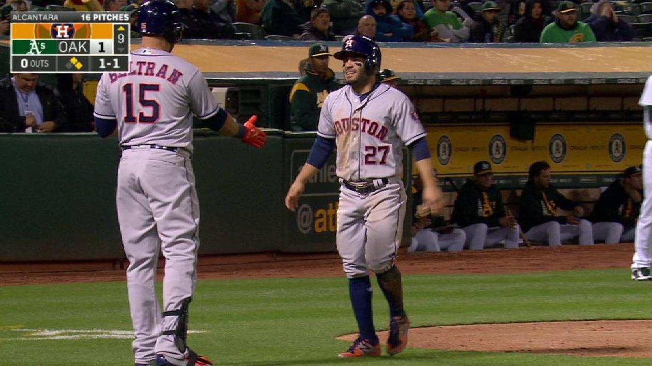 Altuve scores from second