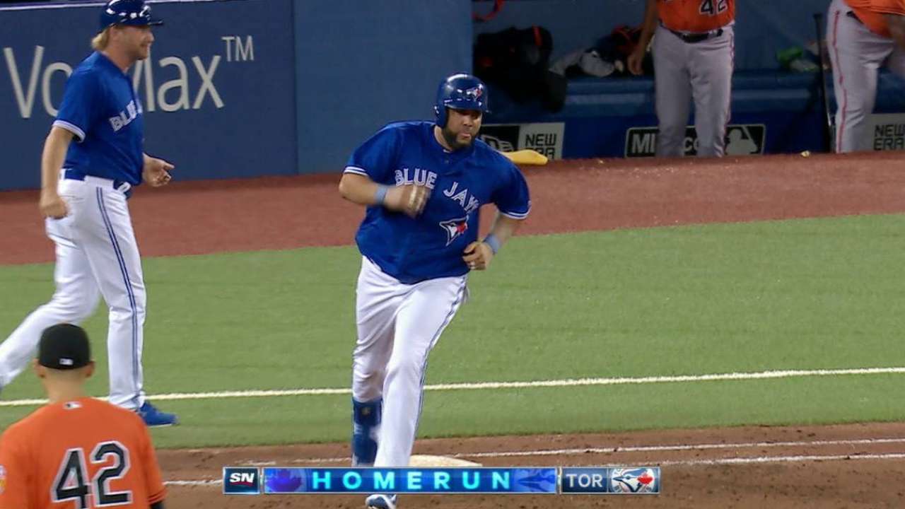 Azulejos dejan tendidos a Orioles con HR de Kendrys Morales