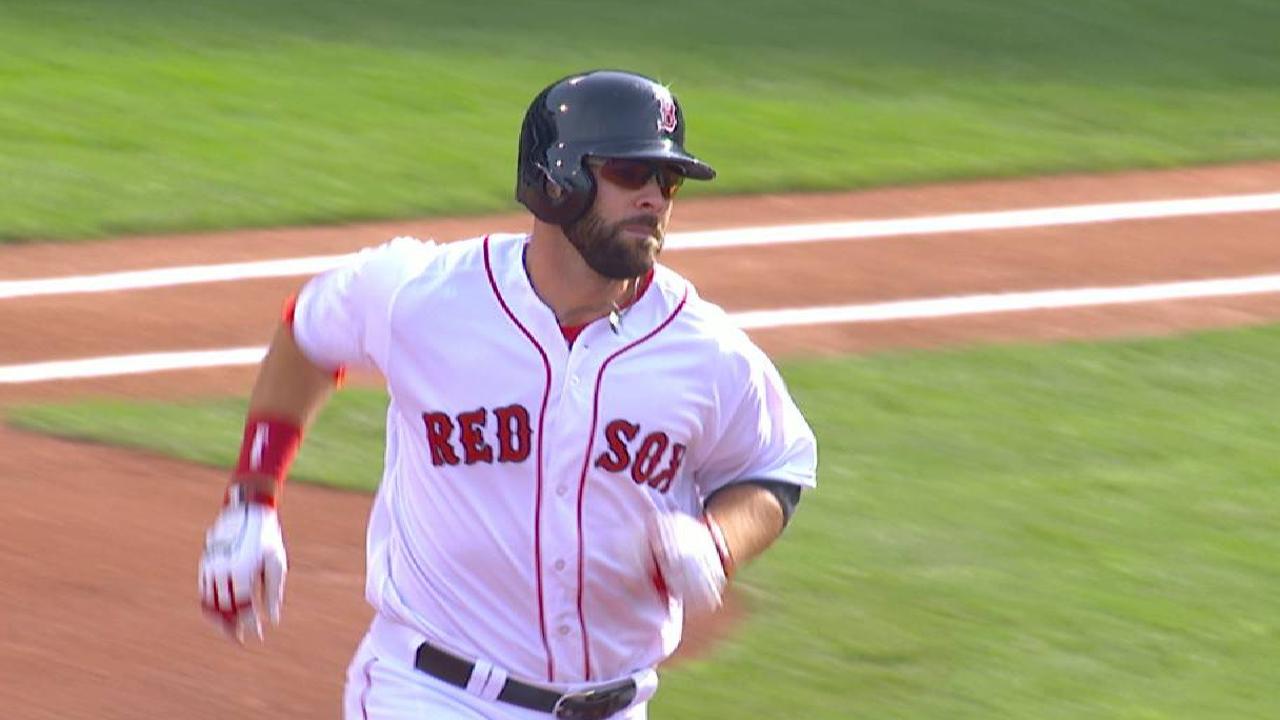 Moreland's solo smash